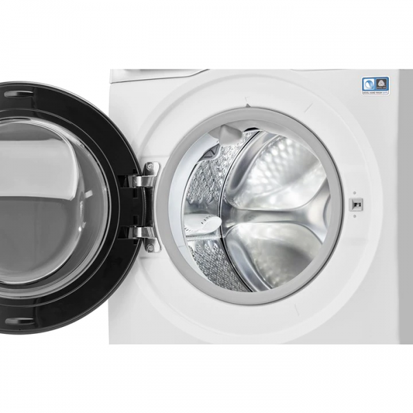 an 117kg ultimatecare™ 900 washer dryer with the door open on a white background