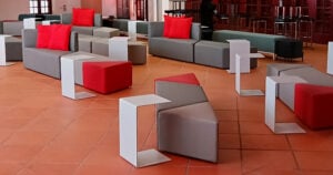 WHITE ARC C SIDE TABLE W TRIBO LOUNGE SET