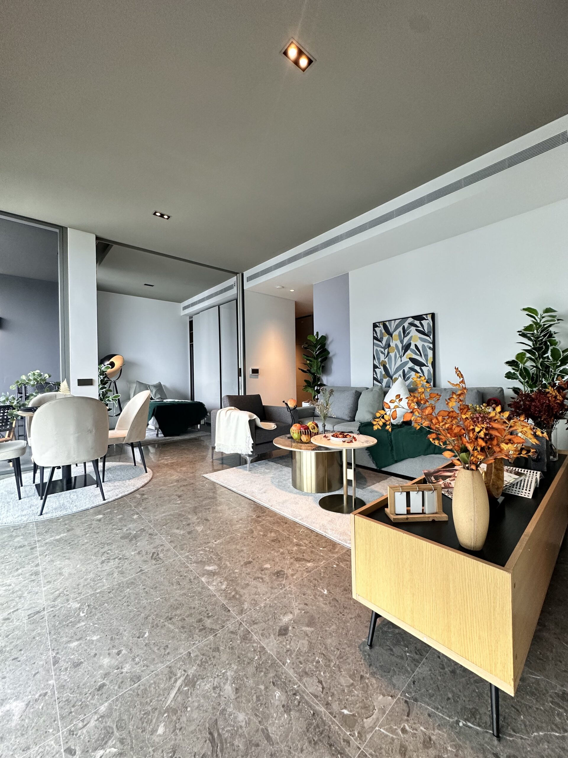 STAGING CONDO